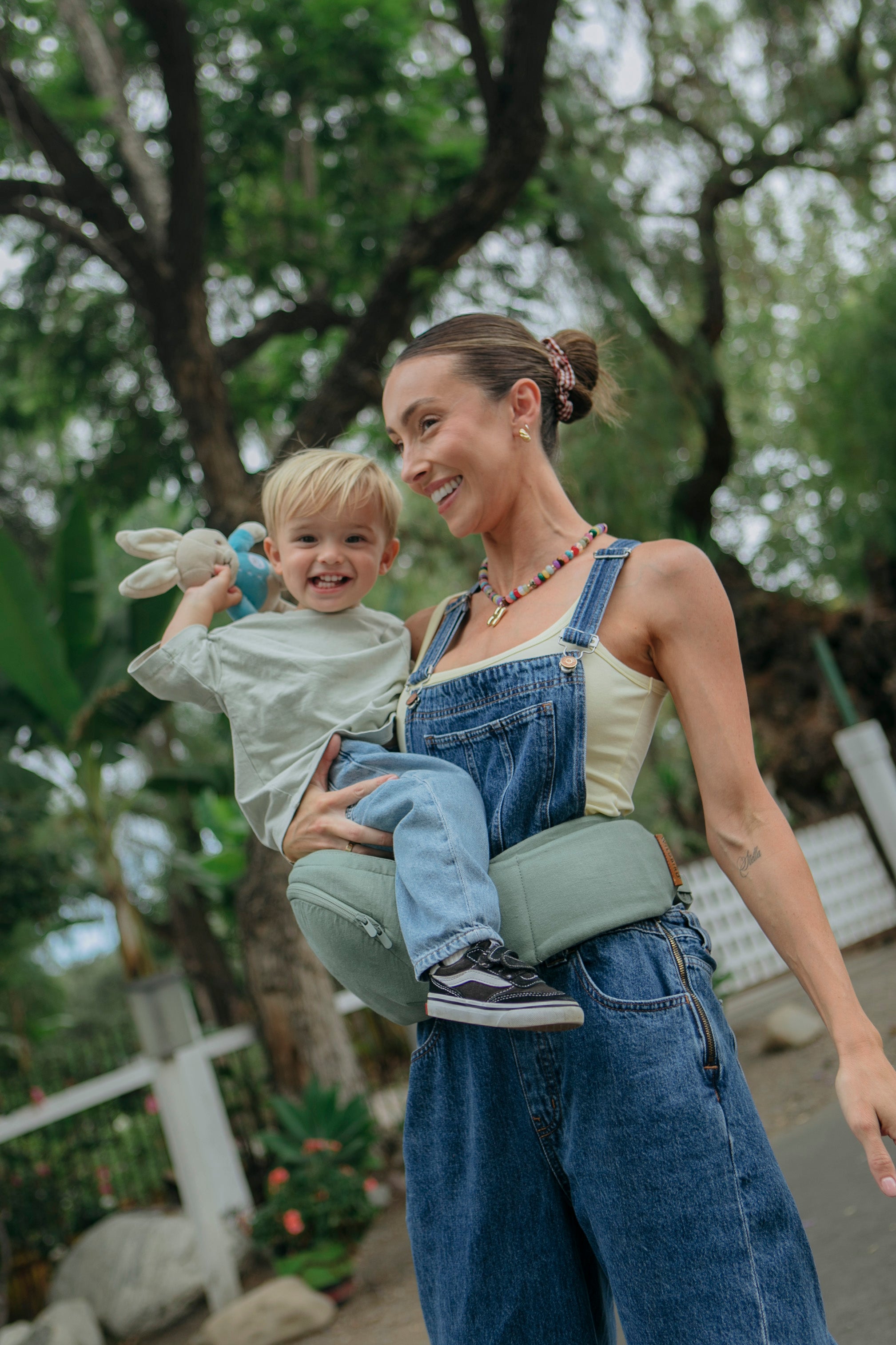 Acadian - Toddler Hip Seat