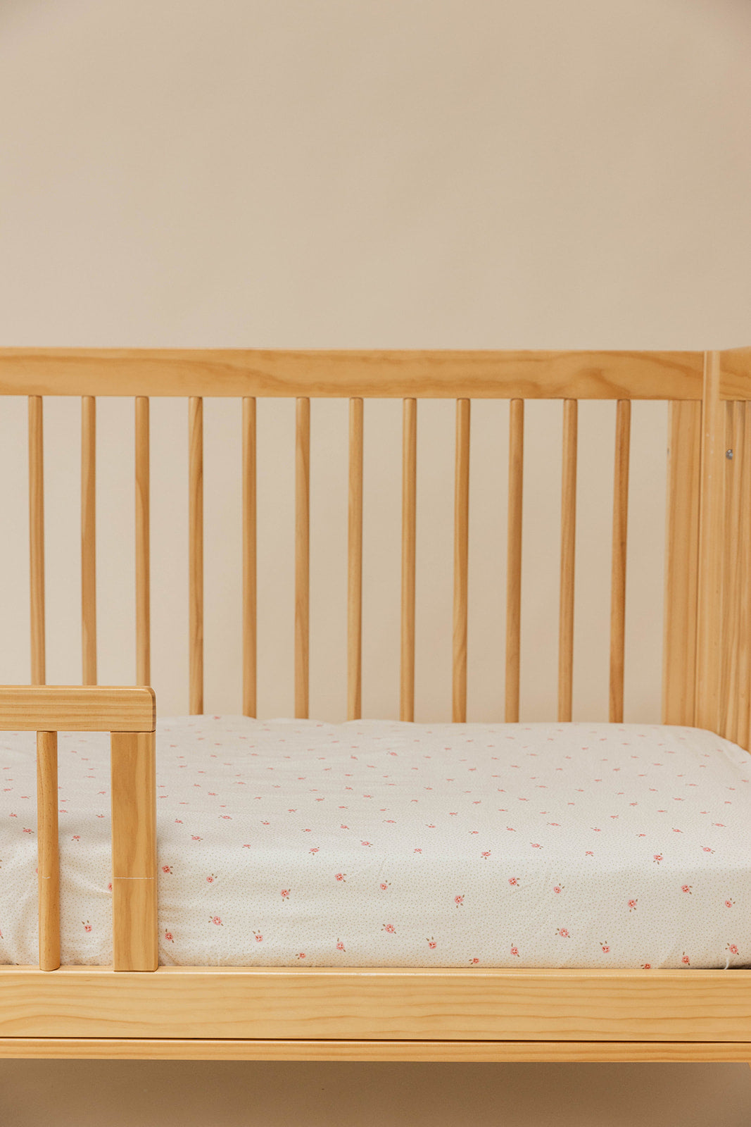 Jolie - Linen Crib Sheet